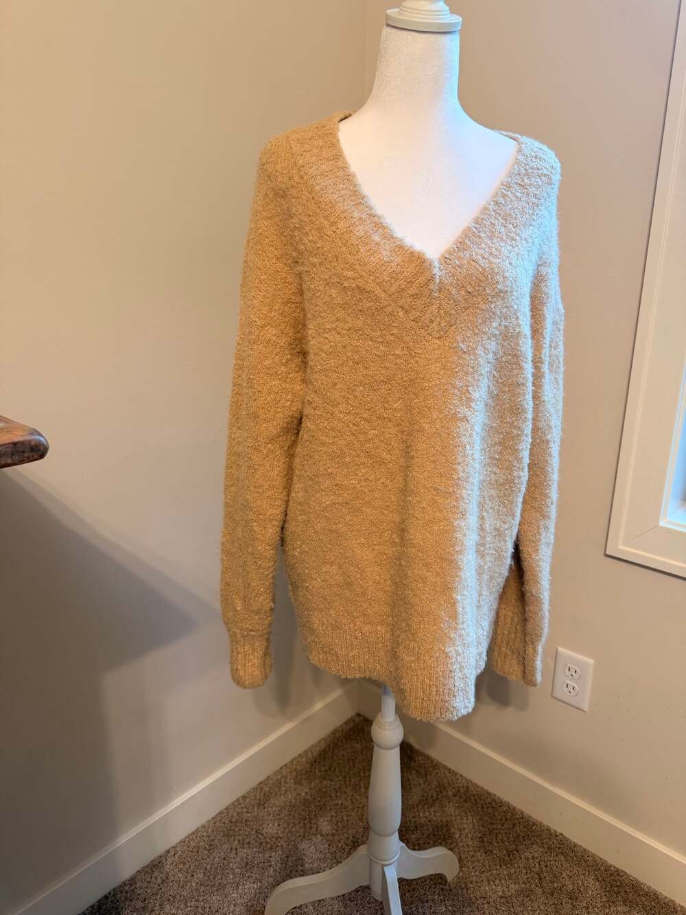 Aerie Oatmeal Beige Oversized Fuzzy Knit V-Neck Sweater Small